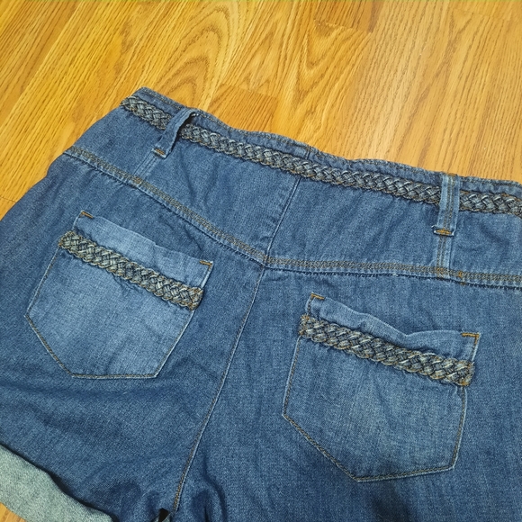 Mango Jeans Semi High Waised Jean Shorts - Picture 2 of 8